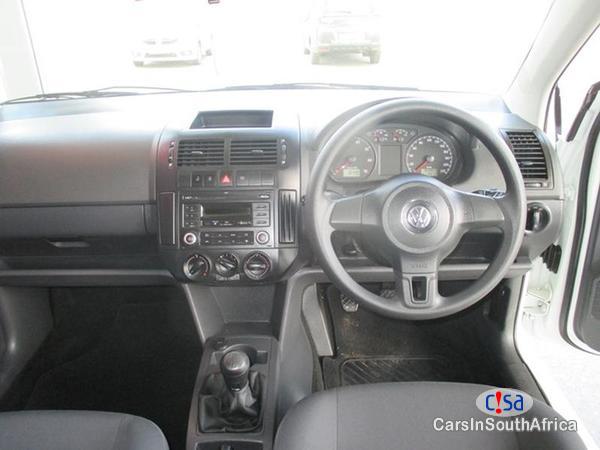 Volkswagen Polo Manual 2016 - image 5