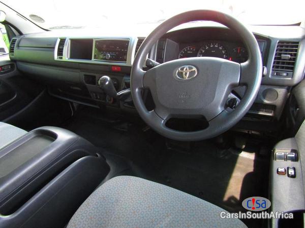 Toyota Quantum Manual 2015 - image 3