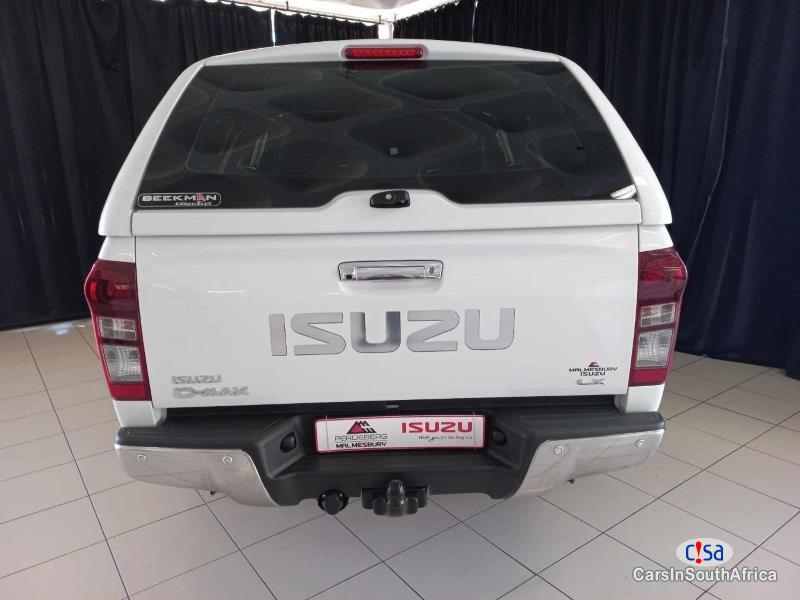 Isuzu Trooper 5258 Automatic 2017 - image 2
