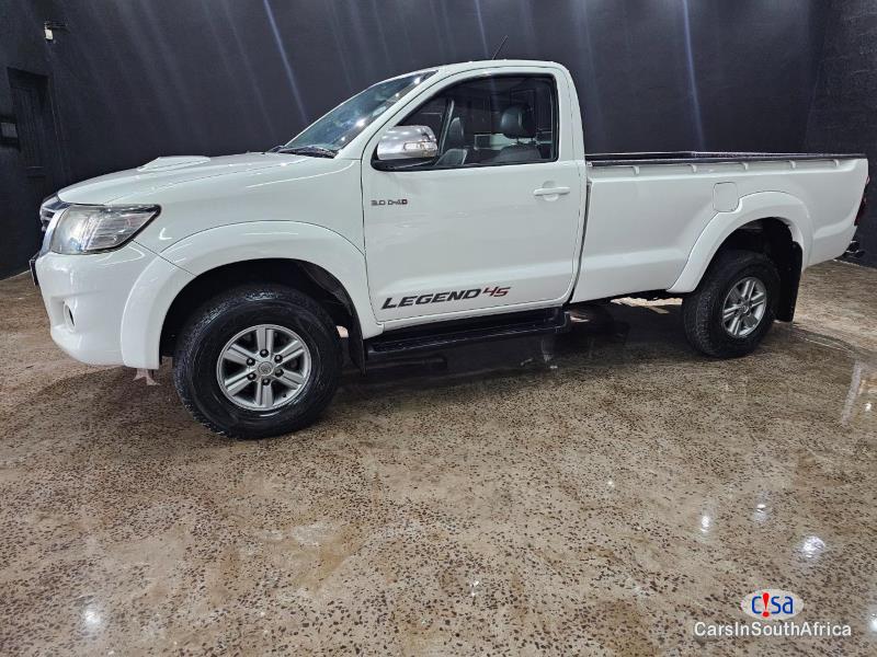 Toyota Hilux 3.0D Manual 2015 - image 2