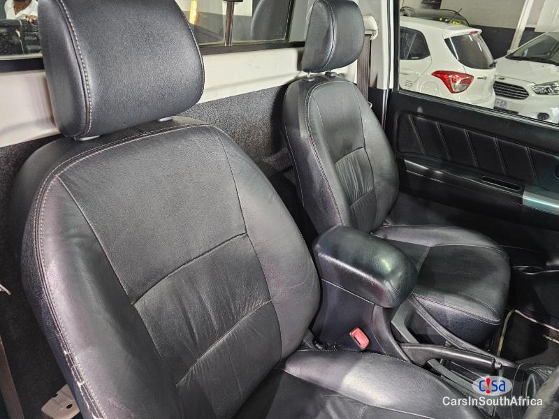 Toyota Hilux 3.0D Manual 2015 - image 4