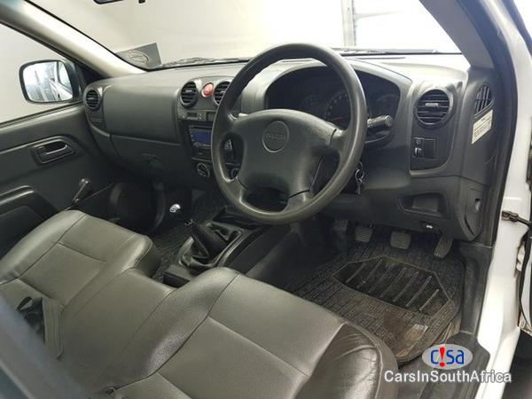 Isuzu KB250 Manual 2010 - image 5