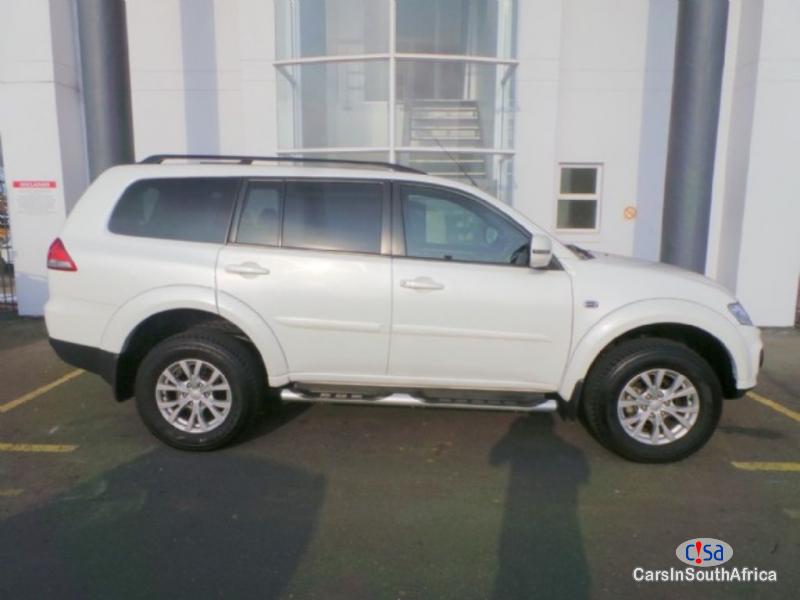 Mitsubishi Pajero 2.5 Automatic 2017 - image 2