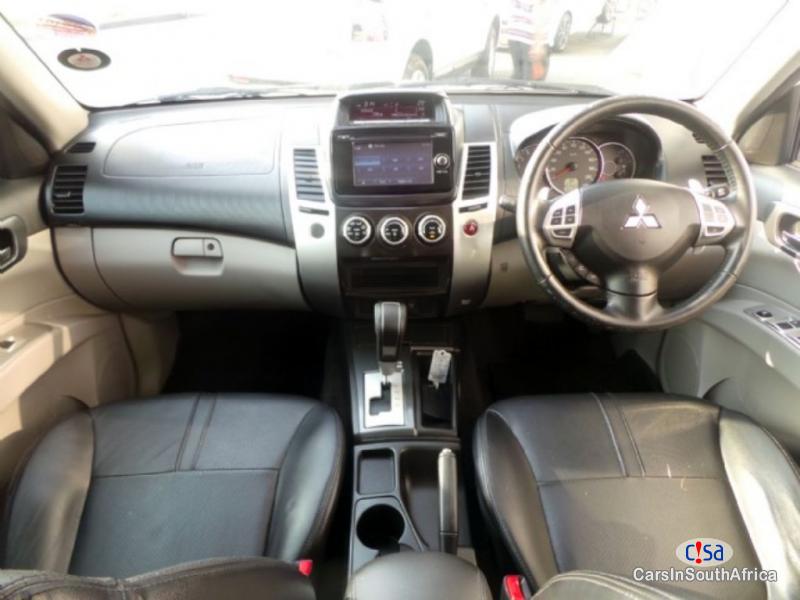 Mitsubishi Pajero 2.5 Automatic 2017 - image 6