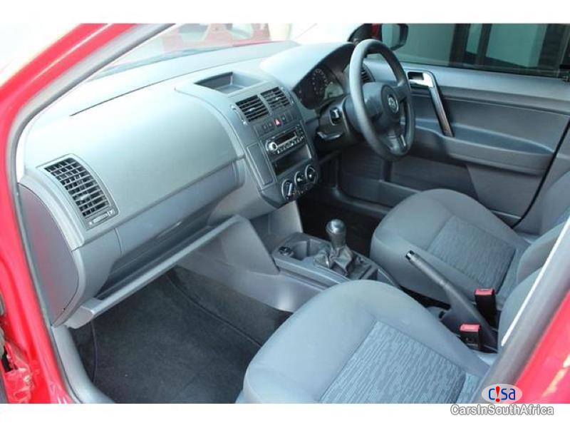Volkswagen Polo Manual 2015 - image 12