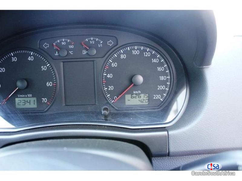 Volkswagen Polo Manual 2015 - image 9