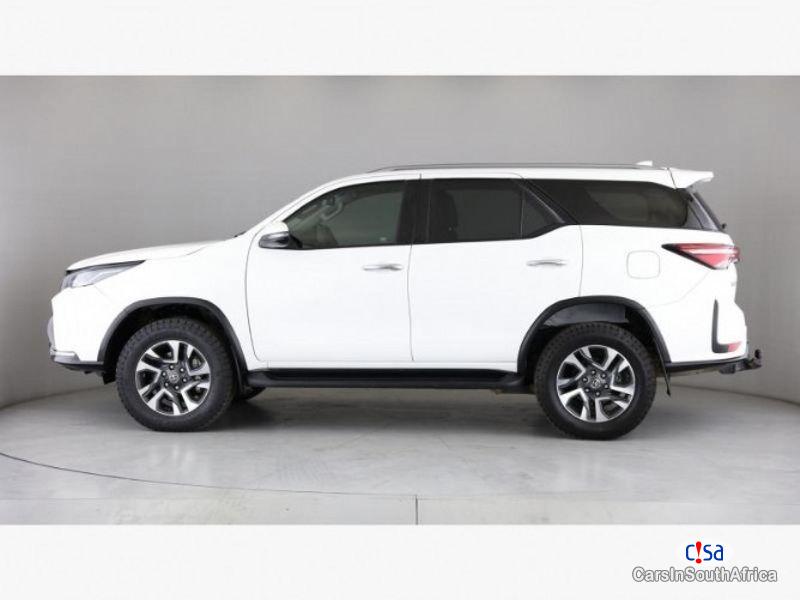 Toyota Fortuner 2.8 Automatic 2023 - image 2