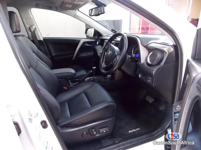 Toyota RAV-4 Automatic 2016 - image 6