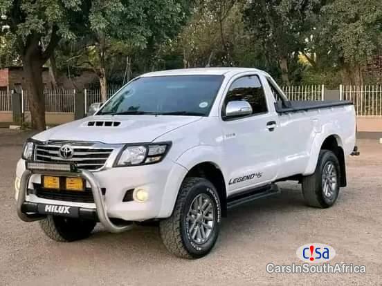 Toyota Hilux 3 0 0671651564 Manual 2015 - image 2