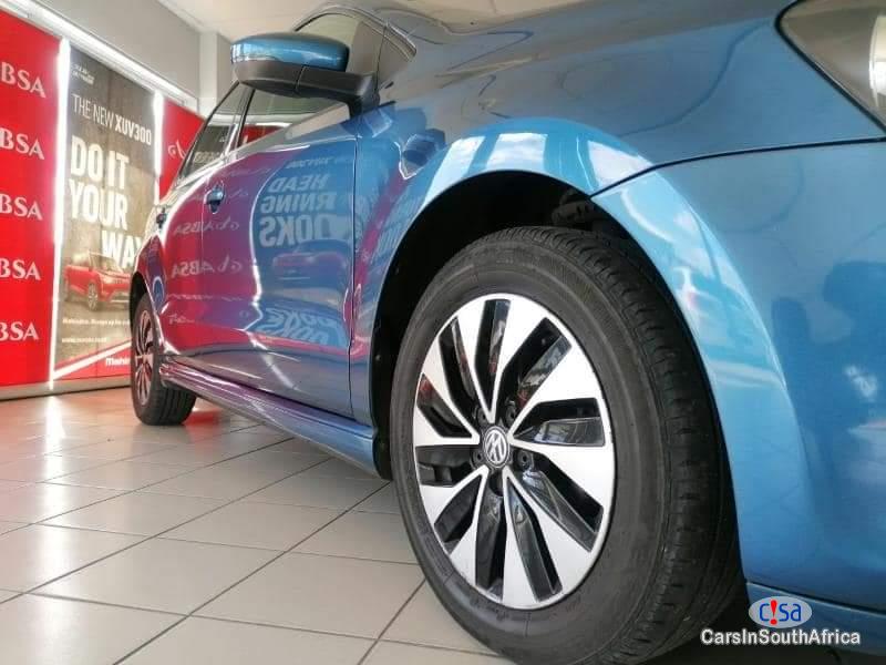 Volkswagen Polo Manual 2016 - image 3