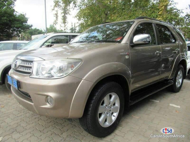 Pictures of Toyota Fortuner 3.0 Manual 2014