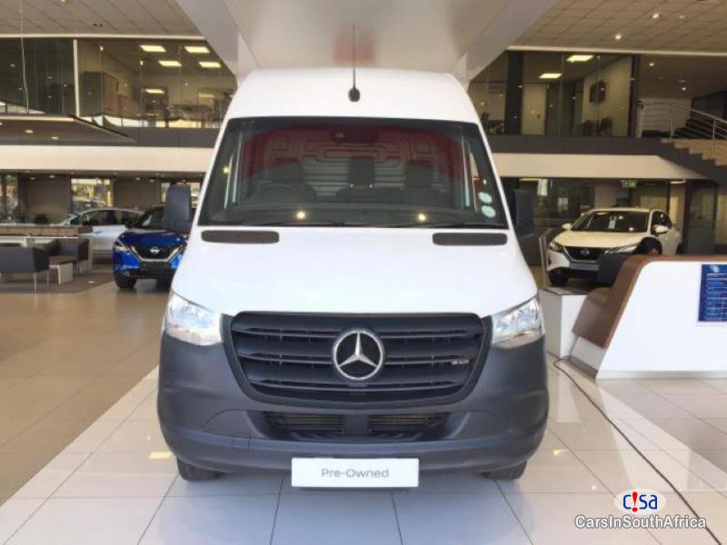 Mercedes Benz Manual 2021 - image 5