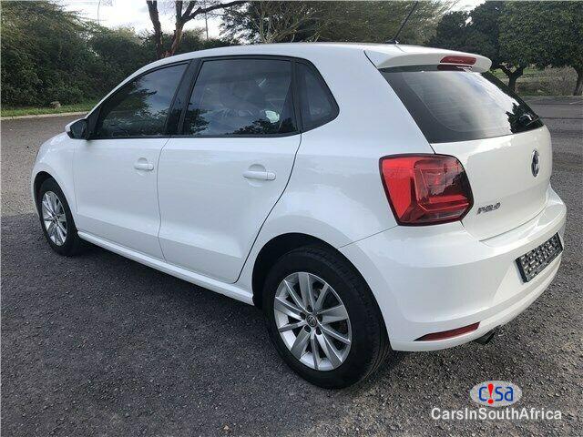 Volkswagen Polo Polo Manual 2014 - image 2