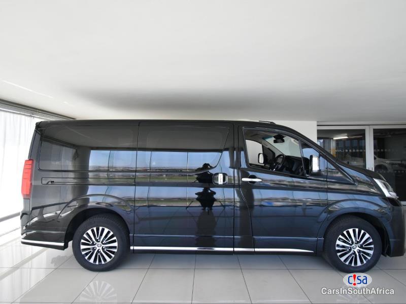 Toyota Quantum 2.8 Automatic 2022 - image 3