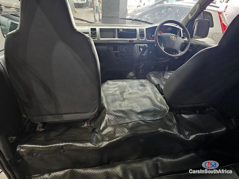 Toyota Quantum Manual 2014 - image 3