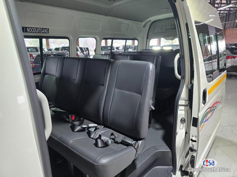 Toyota HiAce 2.5 Manual 2019 - image 2
