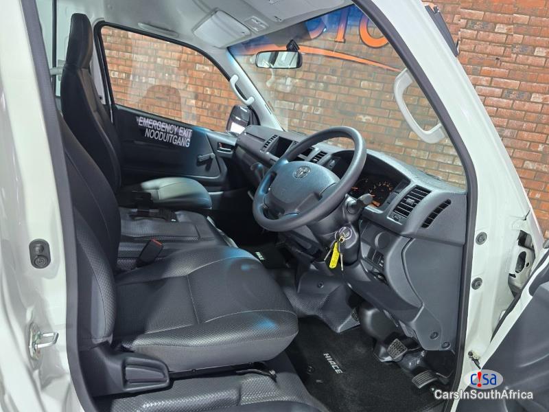 Toyota HiAce 2.5 Manual 2019 - image 6