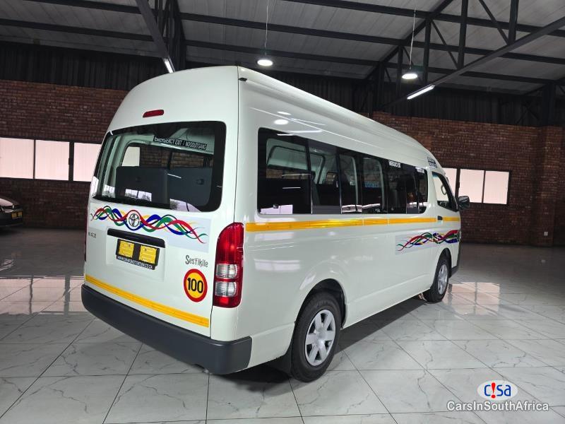 Toyota HiAce 2.5 Manual 2019 - image 7