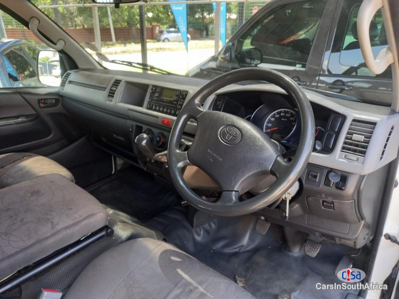 Toyota Quantum 2.5 Manual 2016 - image 12