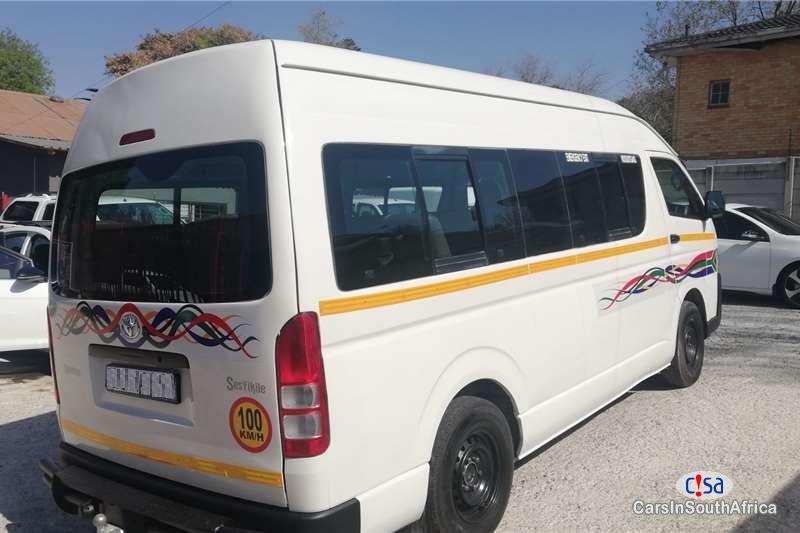 Toyota HiAce 2.7 Manual 2019 - image 17