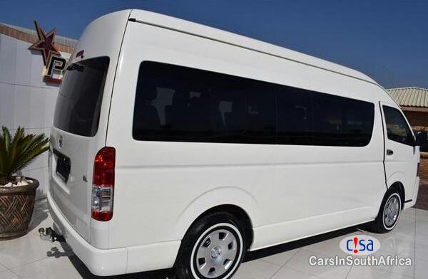 Toyota Quantum 2.7L Manual 2016 - image 2