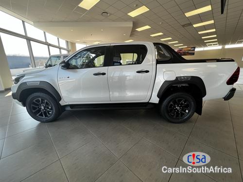 Toyota Hilux 2.8 GD-6 Raised-Body Legend 4x4 Auto Double-Cab Automatic 2019 in Northern Cape