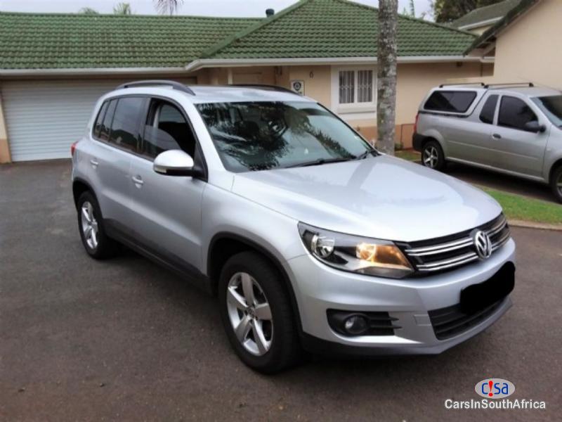 Pictures of Volkswagen Tiguan Automatic 2013