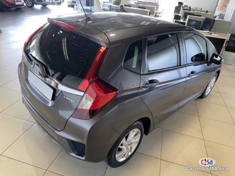 Honda Jazz 1.5 Elegance Automatic 2016 - image 2