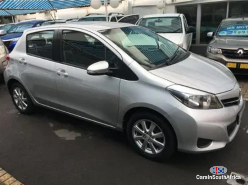 Toyota Yaris 1.0xs Manual 2015 - image 3