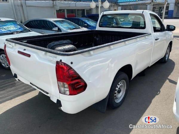 Toyota Hilux 2.4GD6 Manual 2017 - image 2