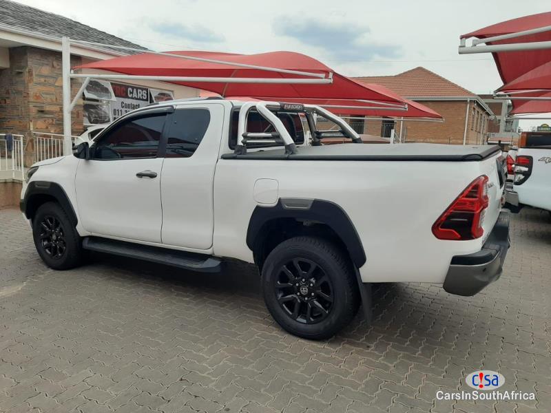 Toyota Hilux 2.8 Automatic 2021 - image 4