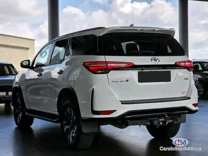 Toyota Fortuner 2.4 /// Whatsapp Or Call > 0705009841 Automatic 2024 - image 2