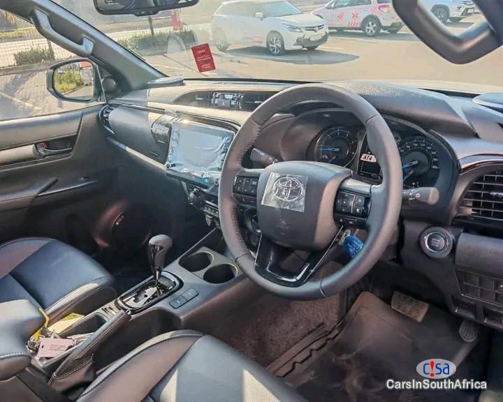 Toyota Hilux Legend 50 2.8 /// Whatsapp Or Call > 0705009841 Automatic 2024 - image 3