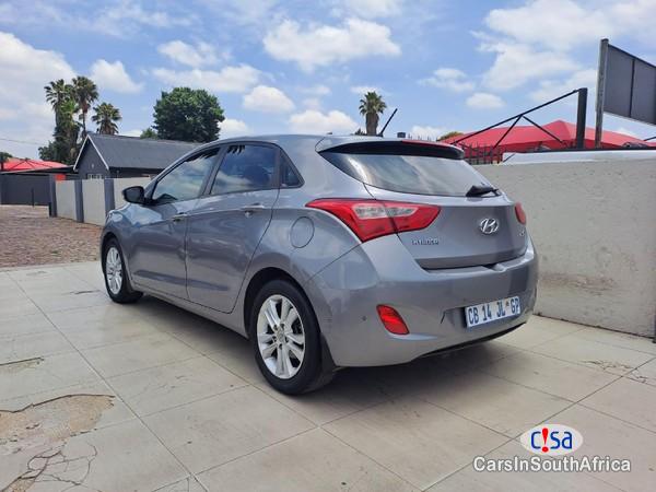 Hyundai i30 1.6 GLS Premium Manual 2012 - image 2