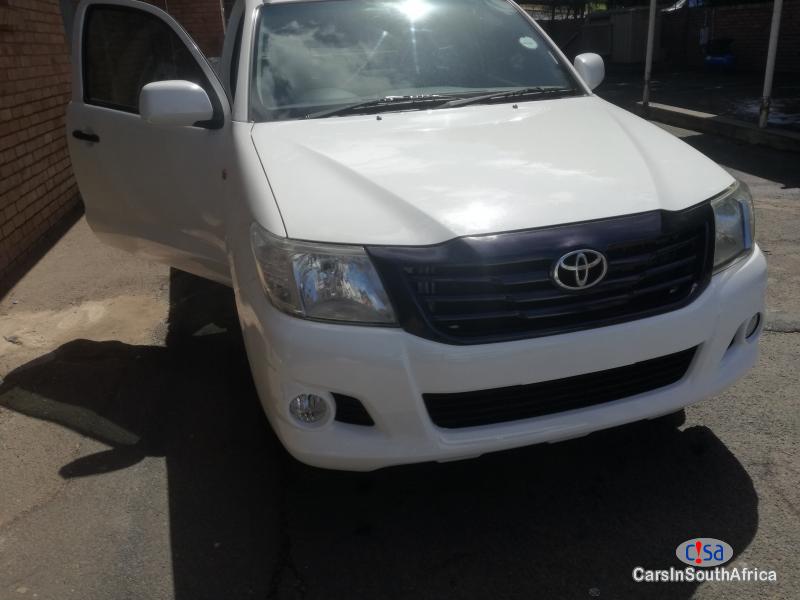 Toyota Hilux Bakkie Manual 2016 - image 3