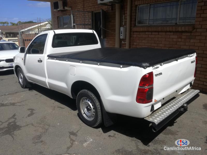 Toyota Hilux Bakkie Manual 2016 - image 4