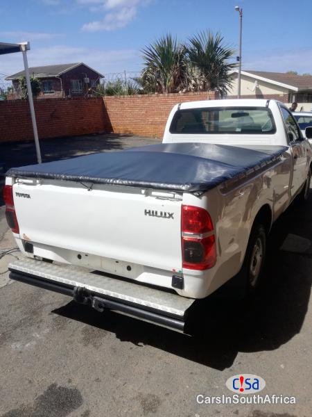 Toyota Hilux Bakkie Manual 2016 - image 5