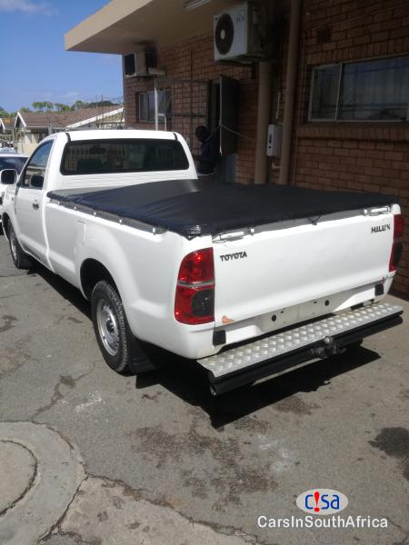 Toyota Hilux Bakkie Manual 2016 - image 6