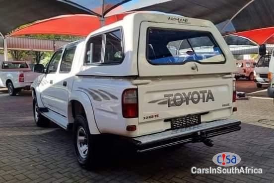 Toyota Hilux 3 00671651564t Manual 2009 - image 3