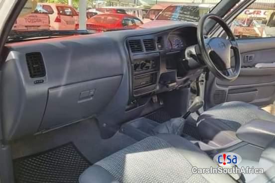 Toyota Hilux 3 00671651564t Manual 2009 - image 4