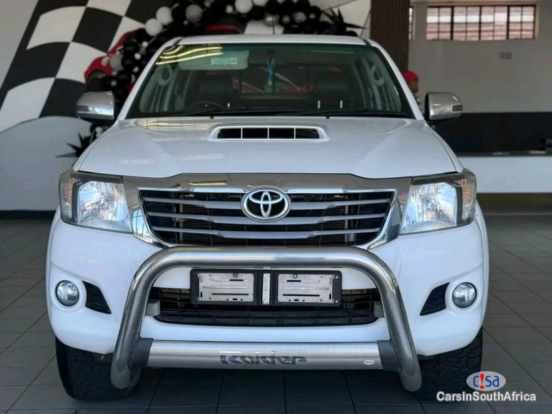 Toyota Hilux 3.0 D4D LEGEND 45 RAIDER [0817579183] Manual 2015 - image 2
