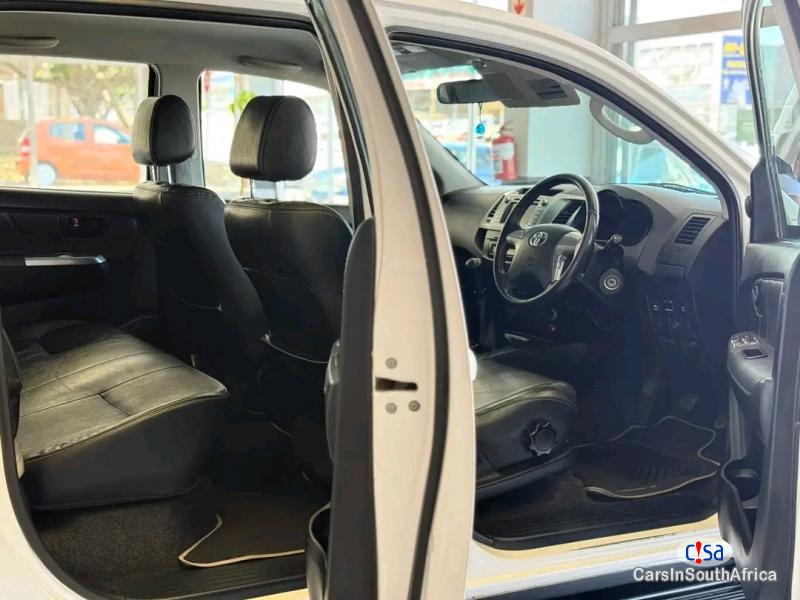 Toyota Hilux 3.0 D4D LEGEND 45 RAIDER [0817579183] Manual 2015 - image 9