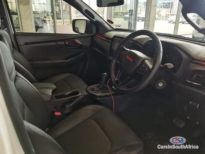 Isuzu Isuzu 1.9 X-Rider Contact Or Whatsapp 0665141346 Automatic 2023 - image 3