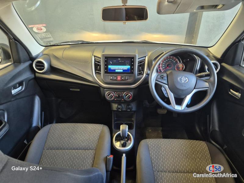 Toyota Vitz 1.0 XR Automatic 2024 - image 3