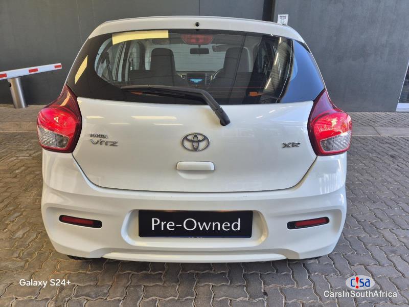 Toyota Vitz 1.0 XR Automatic 2024 - image 4