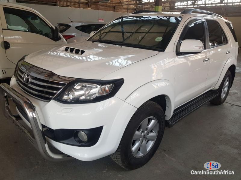 Toyota Fortuner 3.0 D-4D AUTO Automatic 2013 - image 2