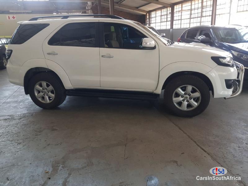 Toyota Fortuner 3.0 D-4D AUTO Automatic 2013 - image 6