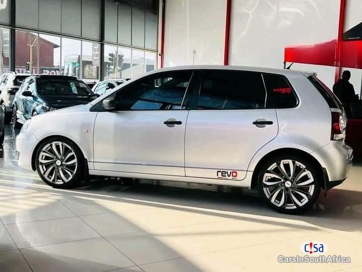Pictures of Volkswagen Polo 1.4 Automatic 2015