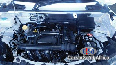 Renault Sandero 1.0 Manual 2017 - image 8