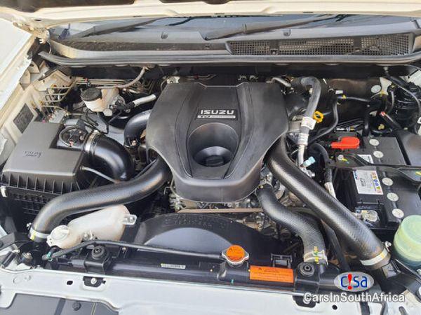 Isuzu 2.5 Manual 2019 - image 6